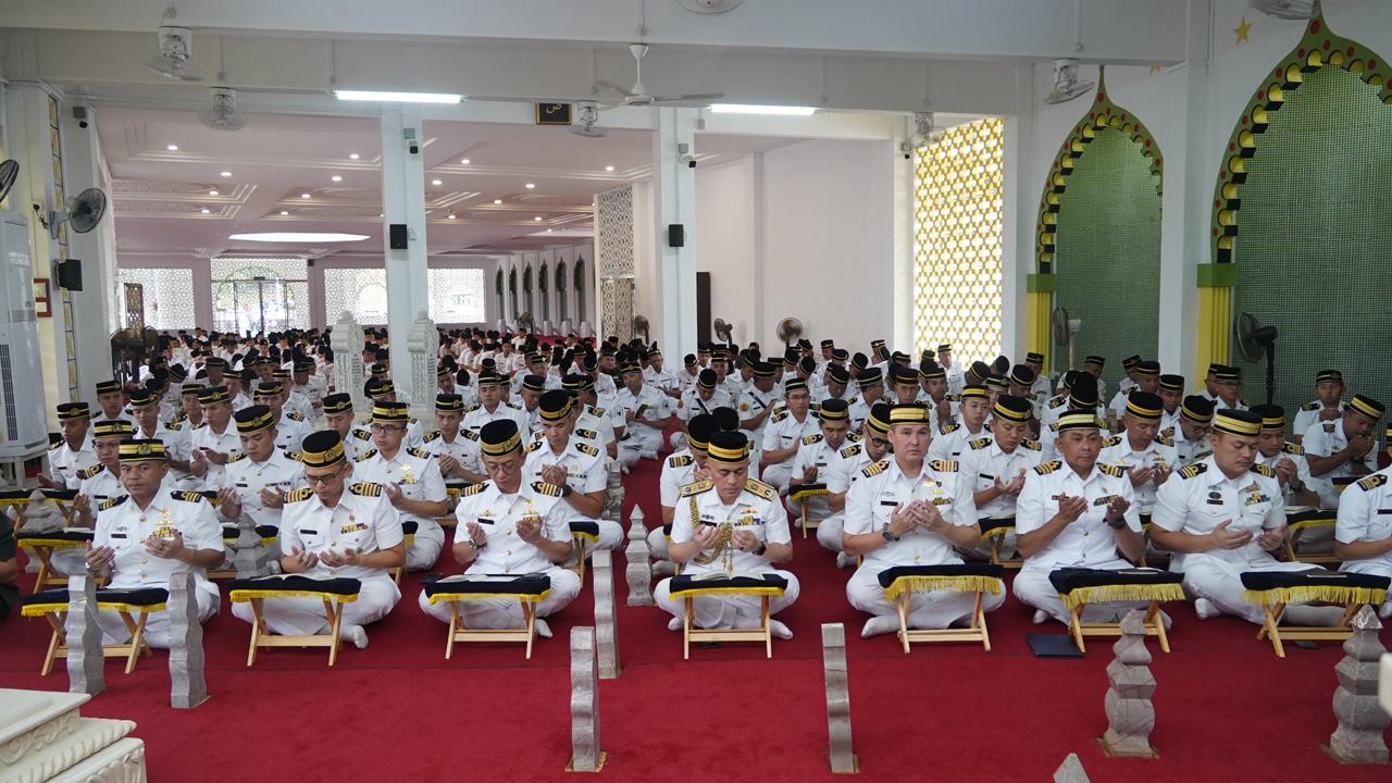 ROYAL BRUNEI NAVY HELD YASSIN AND TAHLIL AT THE ROYAL MAUSOLEUM IN CONJUNCTION WITH RAMADHAN 1447H