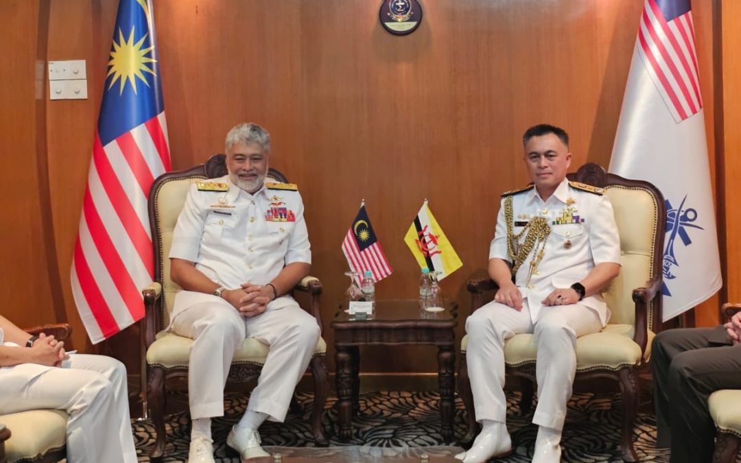 OFFICIAL INTRODUCTORY VISIT BY THE COMMANDER OF THE ROYAL BRUNEI NAVY TO MALAYSIA STRENGTHENS RBN–RMN TIES