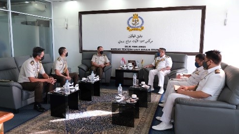 RBN COMMANDER RECEIVES COURTESY CALL FROM OUTGOING AND INCOMING DEFENCE ADVISER OF REPUBLIC OF SINGAPORE TO BRUNEI DARUSSALAM