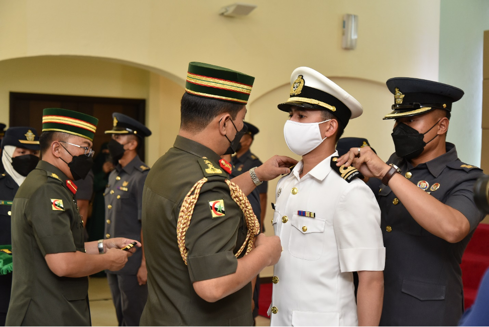 17 ROYAL BRUNEI NAVY OFFICERS PROMOTED