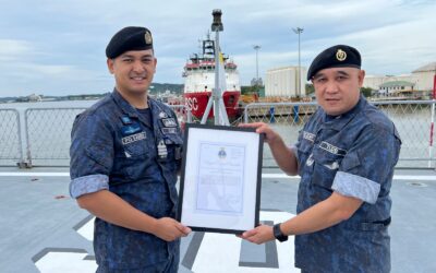 SHIP’S COMPANY RECEIVES CAPTAIN’S COMMENDATION