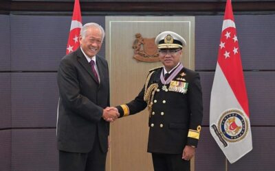 COMMANDER OF ROYAL BRUNEI NAVY RECEIVES MERITORIOUS SERVICE MEDAL (MILITARY)