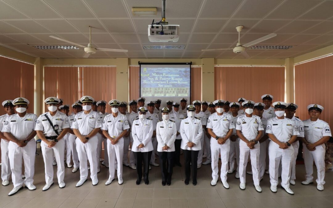 GRADUATION CEREMONY FOR THE LEADING HAND LEADERSHIP COURSE
