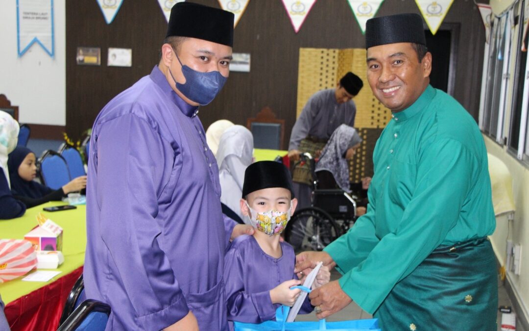 ROYAL BRUNEI NAVY DONATION PRESENTATION TO SPECIAL CHILDREN OF THE ROYAL BRUNEI NAVY AND MARINER’S CLUB’S IFTAR WITH ACTING COMMANDER OF THE ROYAL BRUNEI NAVY.