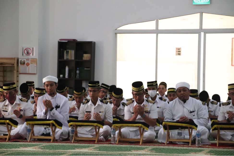 ROYAL BRUNEI NAVY HELD KHATAM AL-QUR’AN CEREMONY IN CONJUNCTION WITH RBAF’S  62ND ANNIVERSARY