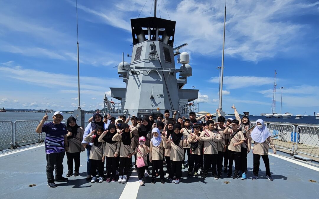 ROYAL BRUNEI NAVY HOSTS FAIRVIEW SCHOOL VISIT