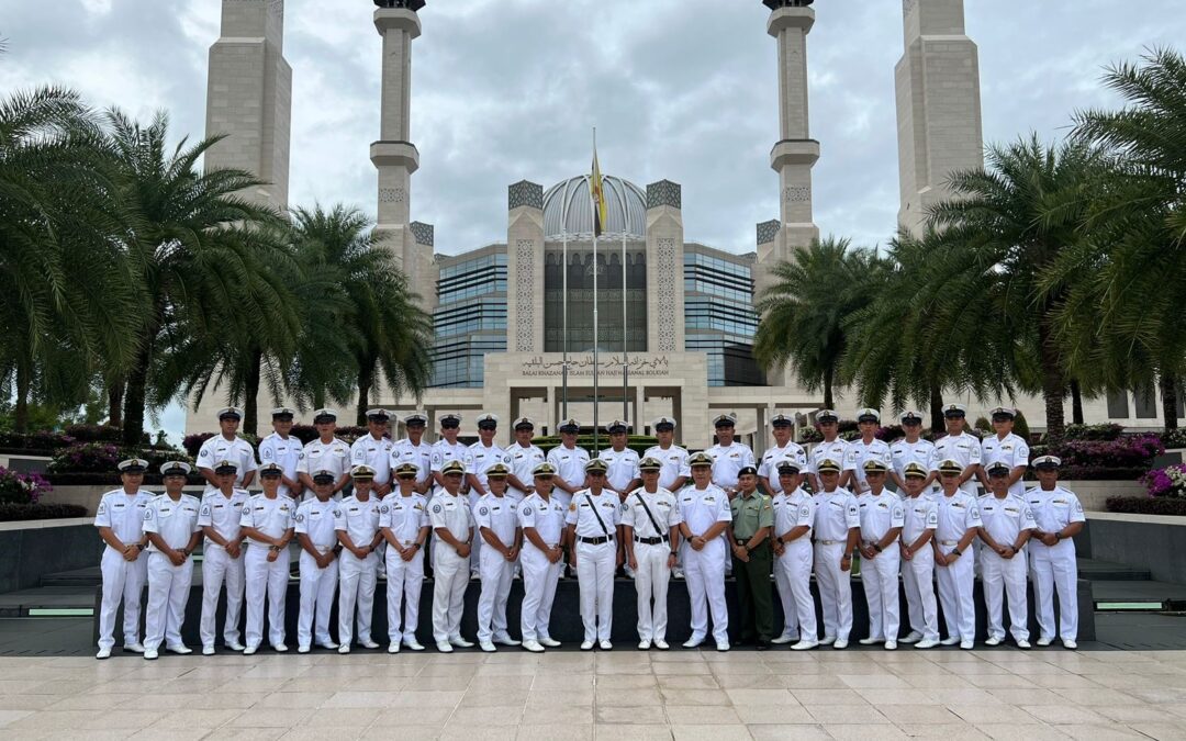 WARRANT OFFICER, CHIEF PETTY OFFICER AND PETTY OFFICER MESS VISIT TO BALAI KHAZANAH ISLAM SULTAN HAJI HASSANAL BOLKIAH (BKISHHB)
