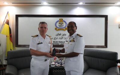 THE ACTING COMMANDER OF THE ROYAL BRUNEI NAVY RECEIVED INTRODUCTORY AND FAREWELL CALLS FROM INCOMING AND OUTGOING CANADIAN DEFENCE ATTACHES ACCREDITED TO BRUNEI DARUSSALAM