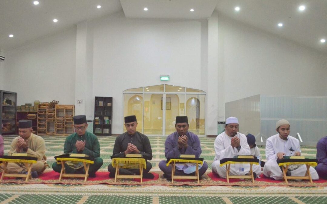 ROYAL BRUNEI NAVY WELCOMES THE MONTH OF RAMADHAN 1445H WITH OPENING CEREMONY TARAWIH PRAYERS AND TEDARUS AL-QURAN