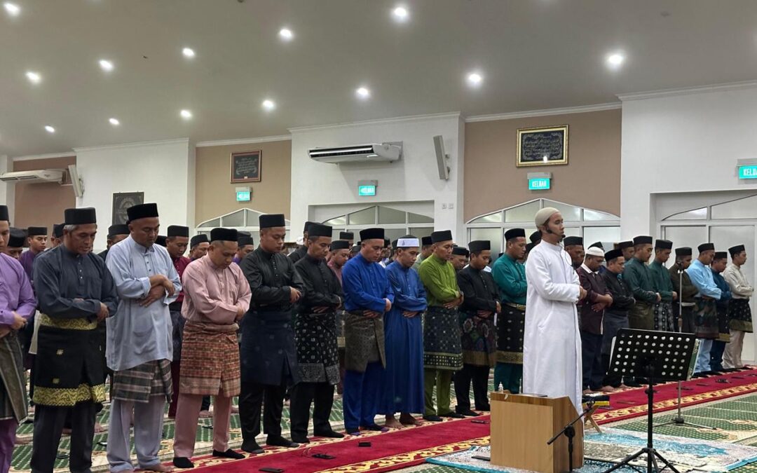 ROYAL BRUNEI NAVY AND ROYAL BRUNEI POLICE FORCE STRENGTHEN BONDS DURING RAMADHAN 1445