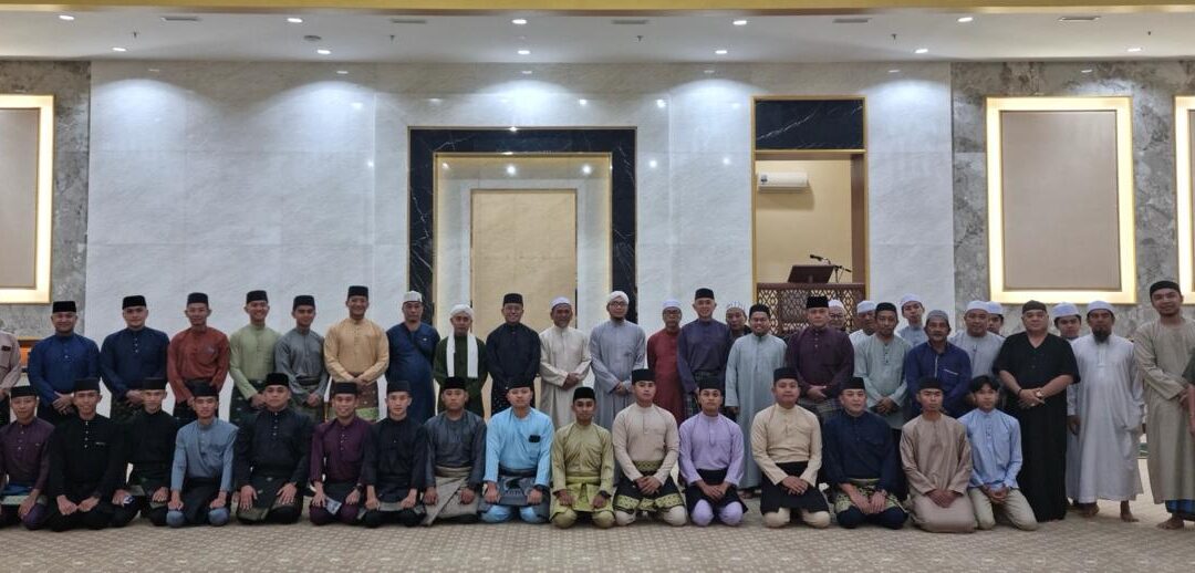 ROYAL BRUNEI NAVY SUPPORT SERVICES OFFICERS CONDUCT RELIGIOUS OUTREACH ACTIVITY AT MASJID AZ-ZAKIREEN