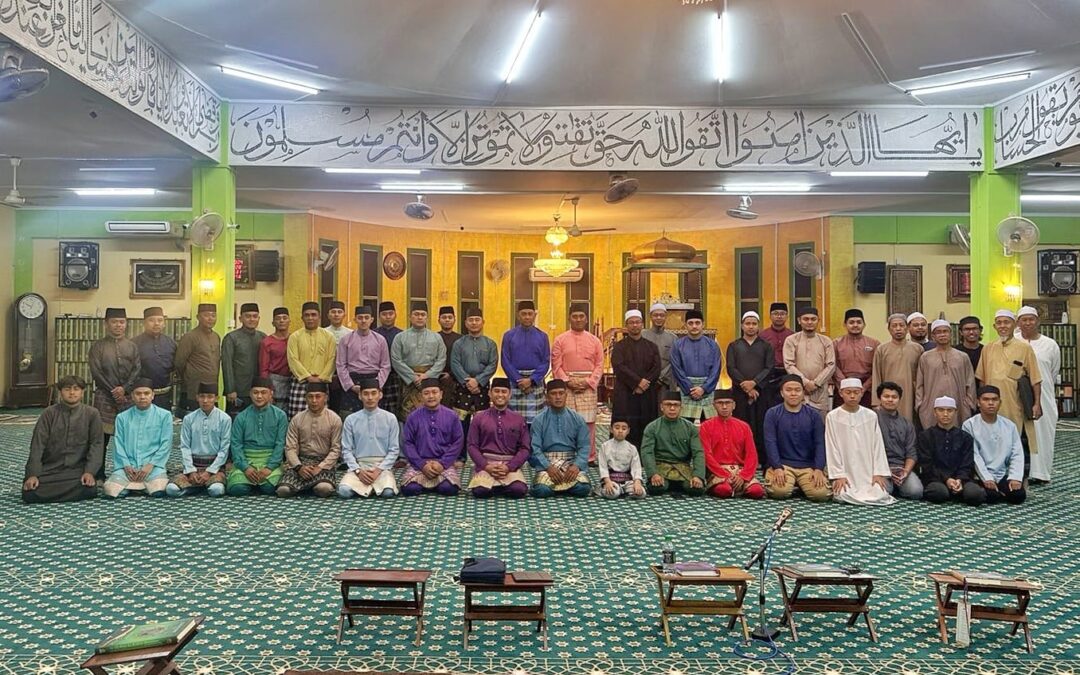 ROYAL BRUNEI NAVY CONDUCTS JANGKAUAN RAMADHAN OUTREACH PROGRAMME TO KAMPONG BATU APOI MOSQUE AND MOHAMMAD SALLEH UTAMA MOSQUE, PEKAN BANGAR