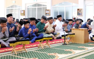ROYAL BRUNEI NAVY CELEBRATES THE ARRIVAL OF SYAWAL 1445H WITH TAKBIR AND SUNAT RAYA PRAYERS