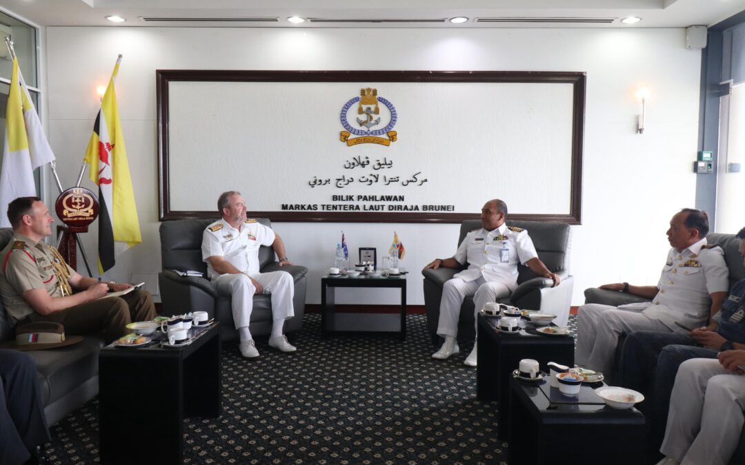 COMMANDER OF THE INDO-PACIFIC ENDEAVOUR, ROYAL AUSTRALIAN NAVY, CONDUCTS COURTESY CALL TO ACTING COMMANDER RBN