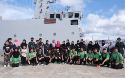 ROYAL BRUNEI NAVY RECEIVES VISIT FROM RIMBA II SECONDARY SCHOOL