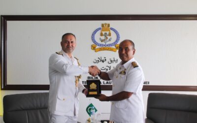 ACTING COMMANDER RBN RECEIVES A COURTESY CALL FROM THE DEFENCE ADVISER OF PAKISTAN TO BRUNEI DARUSSALAM