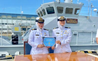 HANDOVER CEREMONY MARKS HISTORIC MOMENT BETWEEN TWO FEMALE COMMANDING OFFICERS OF THE ROYAL BRUNEI NAVY FLEET