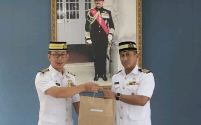 DISTRIBUTION OF DATES, PERSONAL GIFT FROM HIS MAJESTY THE SULTAN AND YANG DI-PERTUAN OF BRUNEI DARUSSALAM TO ALL RBN PERSONNEL