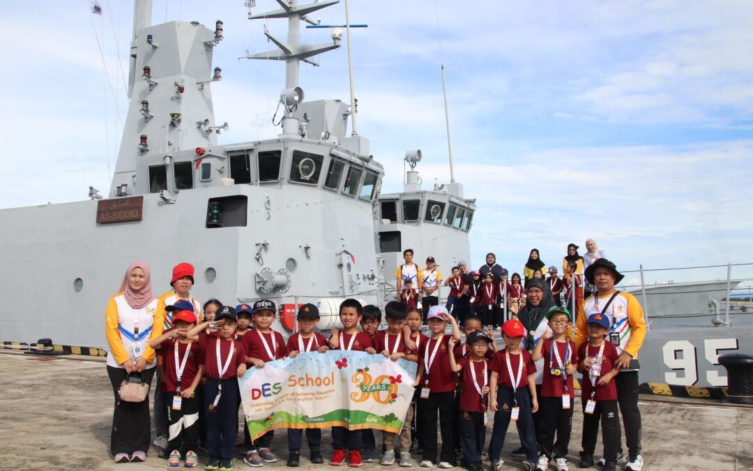 TENTERA LAUT DIRAJA BRUNEI MENERIMA LAWATAN DARIPADA SEKOLAH DES