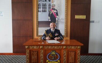 PEMERINTAH TENTERA LAUT DIRAJA BRUNEI MENERIMA KUNJUNGAN HORMAT DARIPADA ATASE PERTAHANAN PERANCIS TIDAK MENETAP KE NEGARA BRUNEI DARUSSALAM