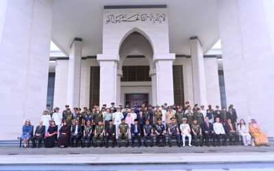 5 PEGAWAI TLDB BERJAYA MENAMATKAN KURSUS MAKTAB TURUS  ANGKATAN BERSENJATA DIRAJA BRUNEI 15/25