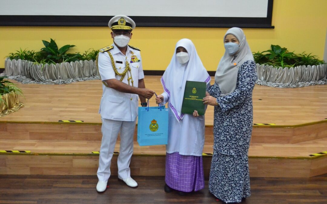 EXCELLENCE AWARDS FOR 26 CHILDREN OF ROYAL BRUNEI NAVY PERSONNEL