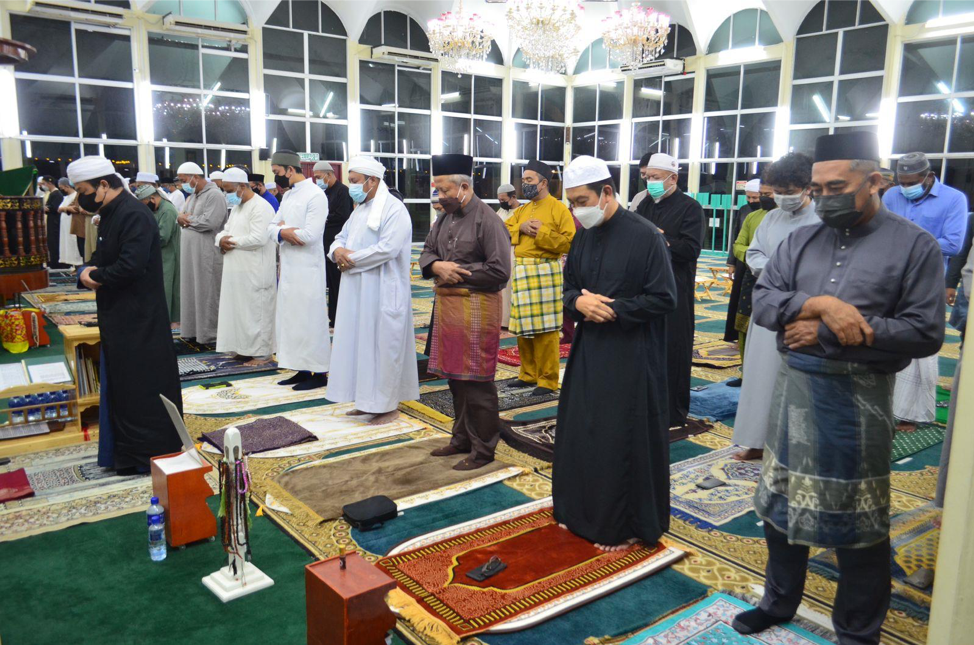 IHYA RAMADHAN AND OUTREACH PROGRAMME WITH MINISTER OF DEFENCE II