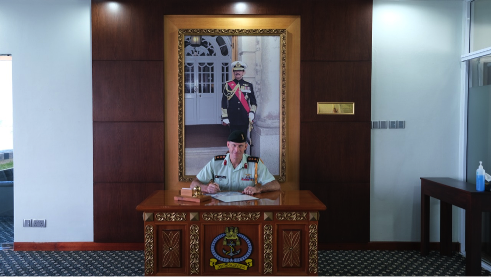 DEFENCE ATTACHÉ OF CANADA ACCREDITED TO BRUNEI DARUSSALAM CONDUCTS COURTESY CALL TO COMMANDER RBN