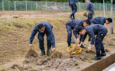 MARKAS ARMADA TLDB MENGENDALIKAN KEMPEN MEMBERSIHKAN MASJID AZ-ZAKIREEN KAMPONG RPN MERAGANG SEMPENA JUBLI INTAN TENTERA LAUT DIRAJA BRUNEI 1447/2025