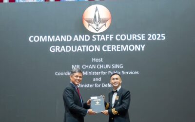 PEGAWAI TENTERA LAUT DIRAJA BRUNEI TAMAT COMMAND AND STAFF COURSE GOH KENG SWEE KE-56 DI REPUBLIK SINGAPURA