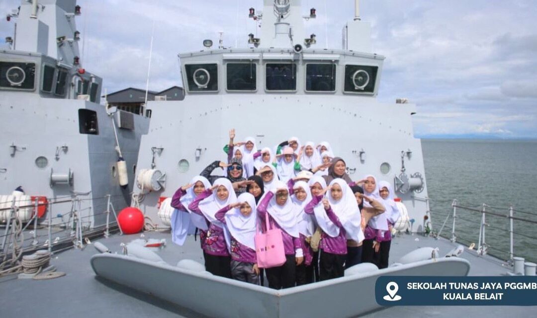 TENTERA LAUT DIRAJA BRUNEI MENERIMA LEBIH 600 PELAJAR BAGI PROGRAM LAWATAN PENDIDIKAN AKHIR TAHUN