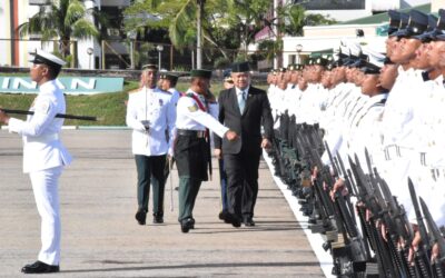 COMMANDER OF ROYAL BRUNEI NAVY (RBN) RECEIVES COURTESY CALL FROM COMMANDING OFFICER HMS ALBION