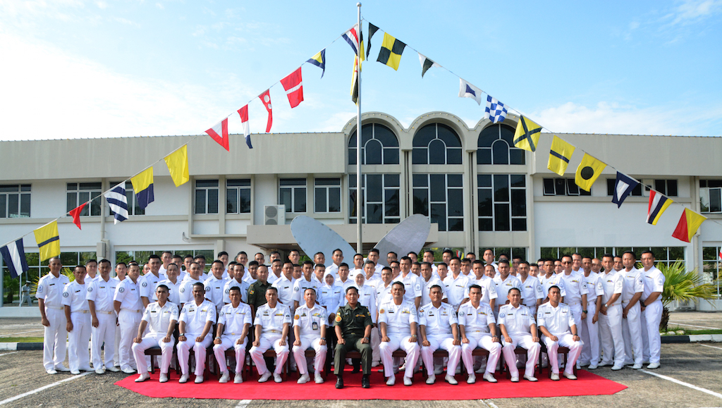FAREWELL VISIT BY ROYAL BRUNEI ARMED FORCE SERGEANT MAJOR TO ROYAL BRUNEI NAVY