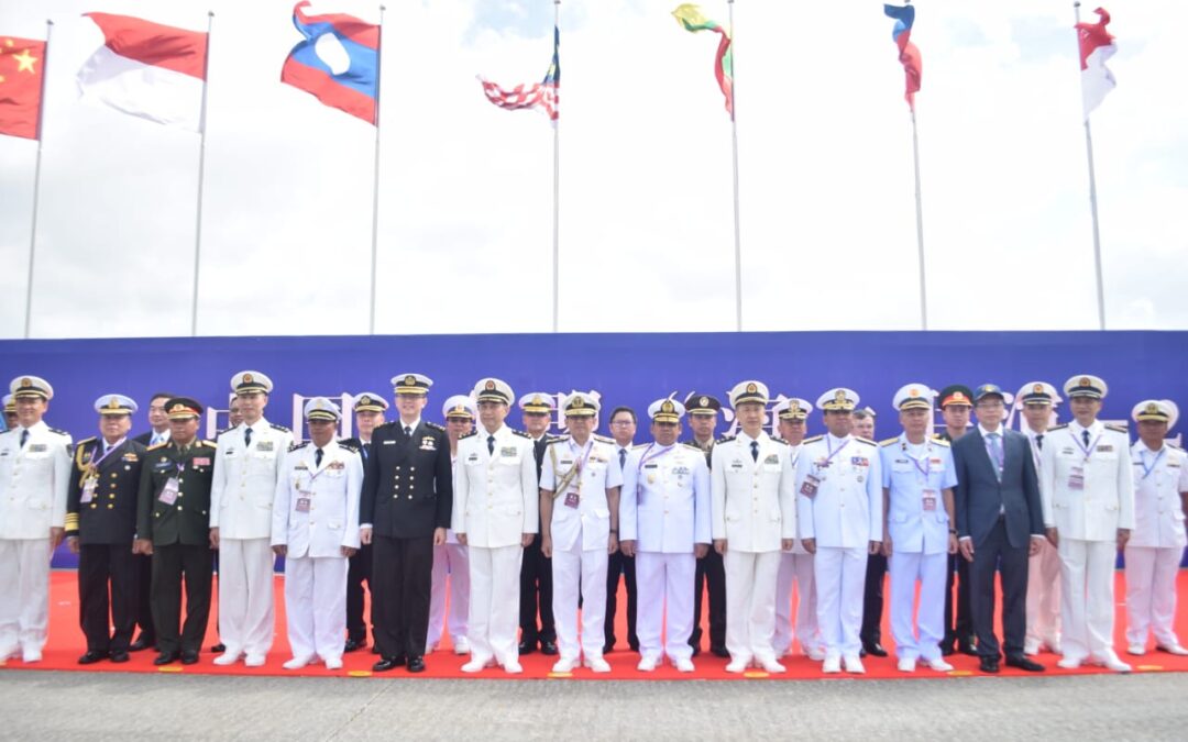 RBN COMMANDER ATTENDS OPENING CEREMONY OF ASEAN-CHINA MARITIME EXERCISE 2018