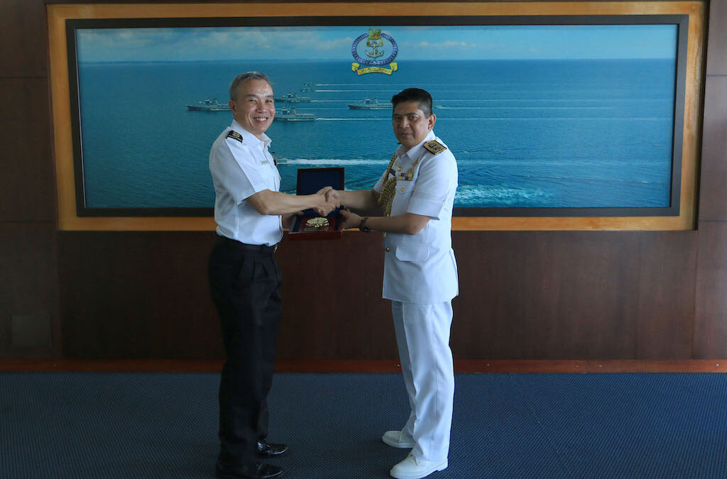 COMMANDER OF ROYAL BRUNEI NAVY RECEIVES COURTESY CALL FROM HEAD NAVAL INSPECTORATE/COMMANDER DOCTRINE AND READINESS GROUP ROYAL SINGAPORE NAVY