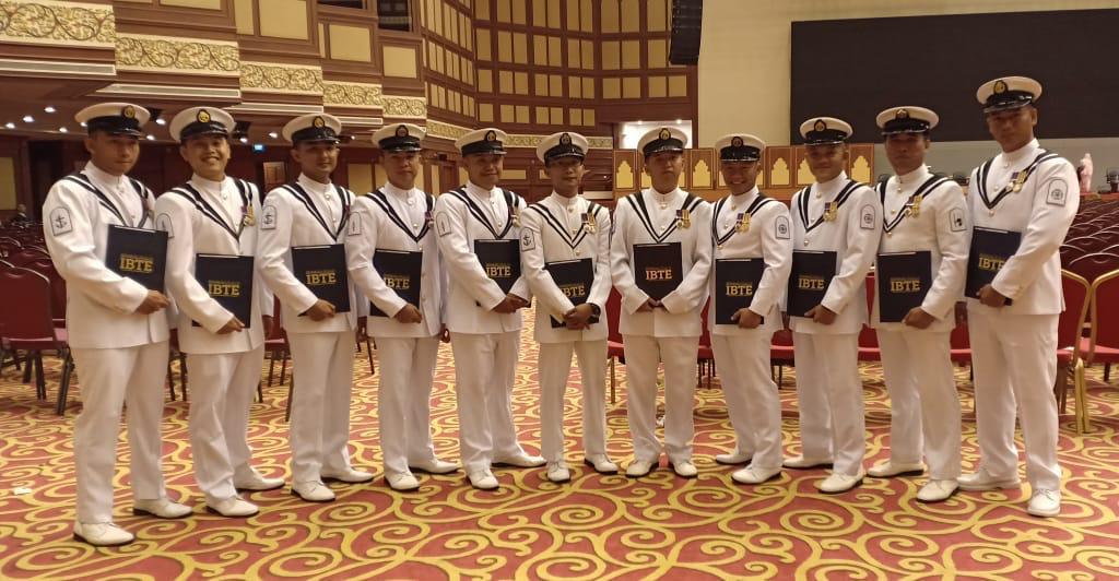 GRADUATION OF ROYAL BRUNEI NAVY PERSONNEL AT THE 26TH INSTITUTE OF BRUNEI TECHNICAL EDUCATION CONVOCATION CEREMONY