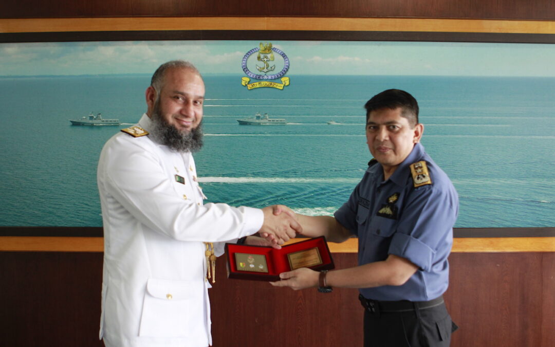 ACTING RBAF COMMANDER RECEIVED AN INTRODUCTORY CALL FROM THE DEFENCE ADVISER OF PAKISTAN ACCREDITED TO BRUNEI DARUSSALAM