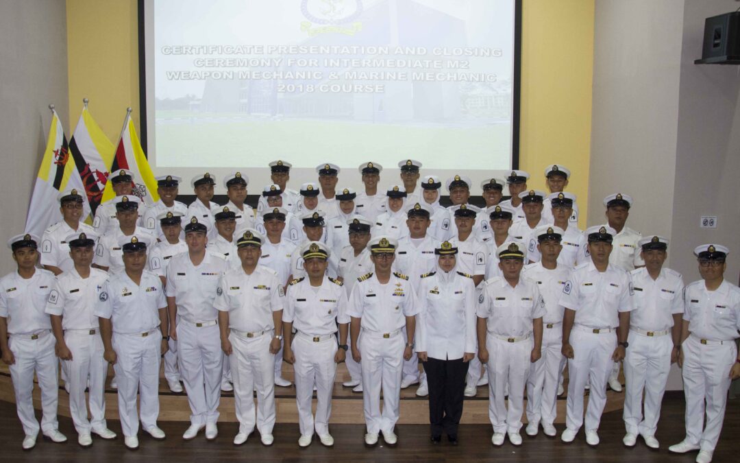 CLOSING CEREMONY OF INTERMEDIATE M2 WEAPON AND MARINE MECHANIC COURSE SERIAL 01/2018
