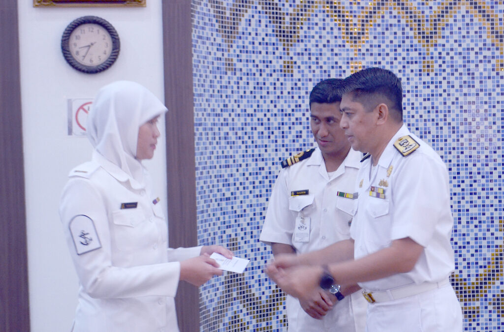 RBN HANDING OVER DONATION TO RBN PERSONNEL
