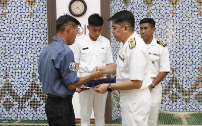RBN HANDING OVER DONATION TO RBN PERSONNEL