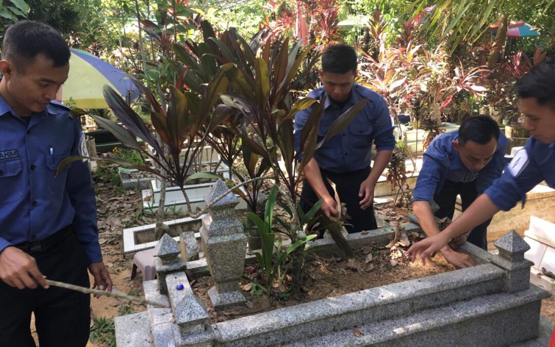 RBN HOLDS CEMETERY CLEANING CAMPAIGN AT MUSLIM CEMETERIES