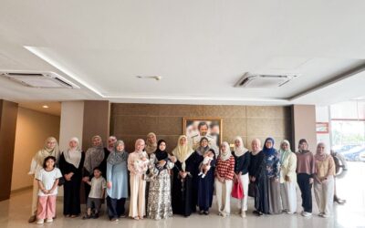 ROYAL BRUNEI NAVY WIVES WELFARE BODY PRESENTS FIRST-BORN CONTRIBUTIONS AND CONDOLENCE DONATIONS